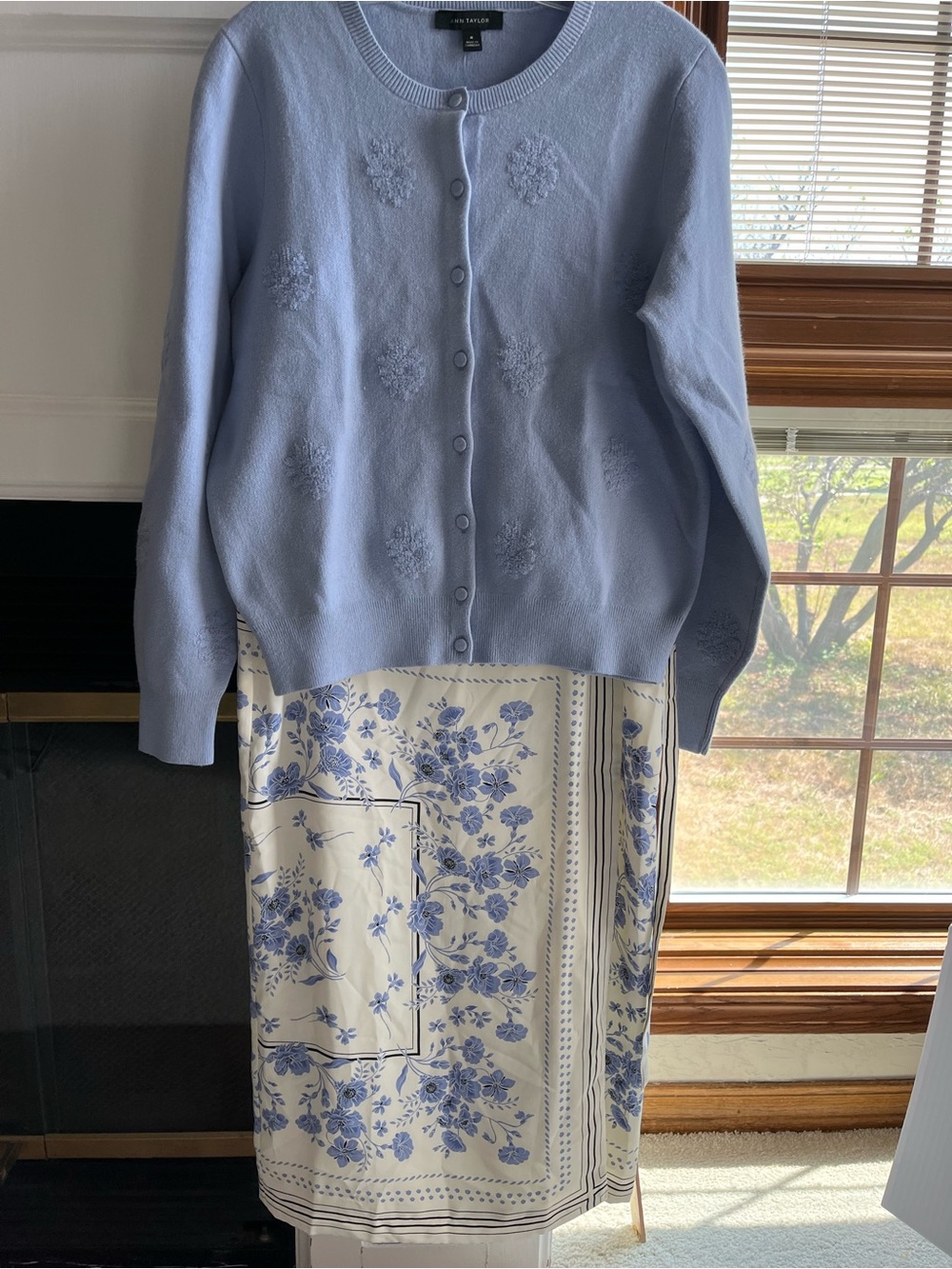 Ann Taylor Floral Jacquard Button Down Ann Cardigan in Blue Hydrangea — NWT - Picture 11 of 14